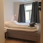 Corner With 2 Bedrooms In The Middle Of The Centre Апартаменты