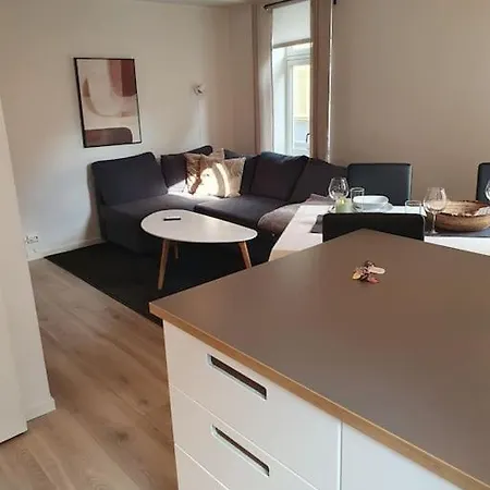 Corner With 2 Bedrooms In The Middle Of The Centre Apartment