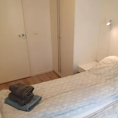 Corner With 2 Bedrooms In The Middle Of The Centre Apartment *