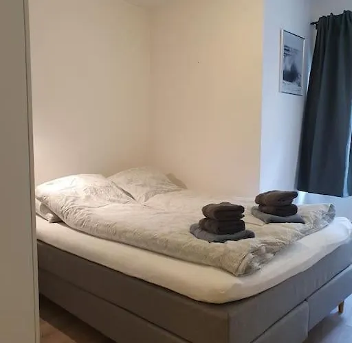 Corner With 2 Bedrooms In The Middle Of The Centre Apartment *
