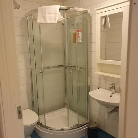 Corner With 2 Bedrooms In The Middle Of The Centre